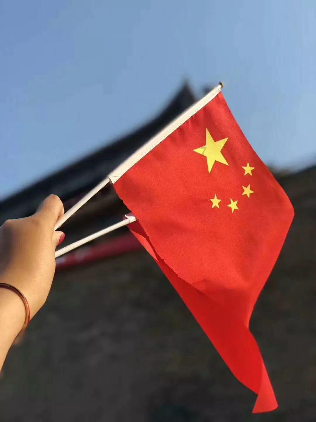 新游《幻兽帕鲁》大热，上线24小时内达成200万份销量！游戏行业市场规模有望持续增长