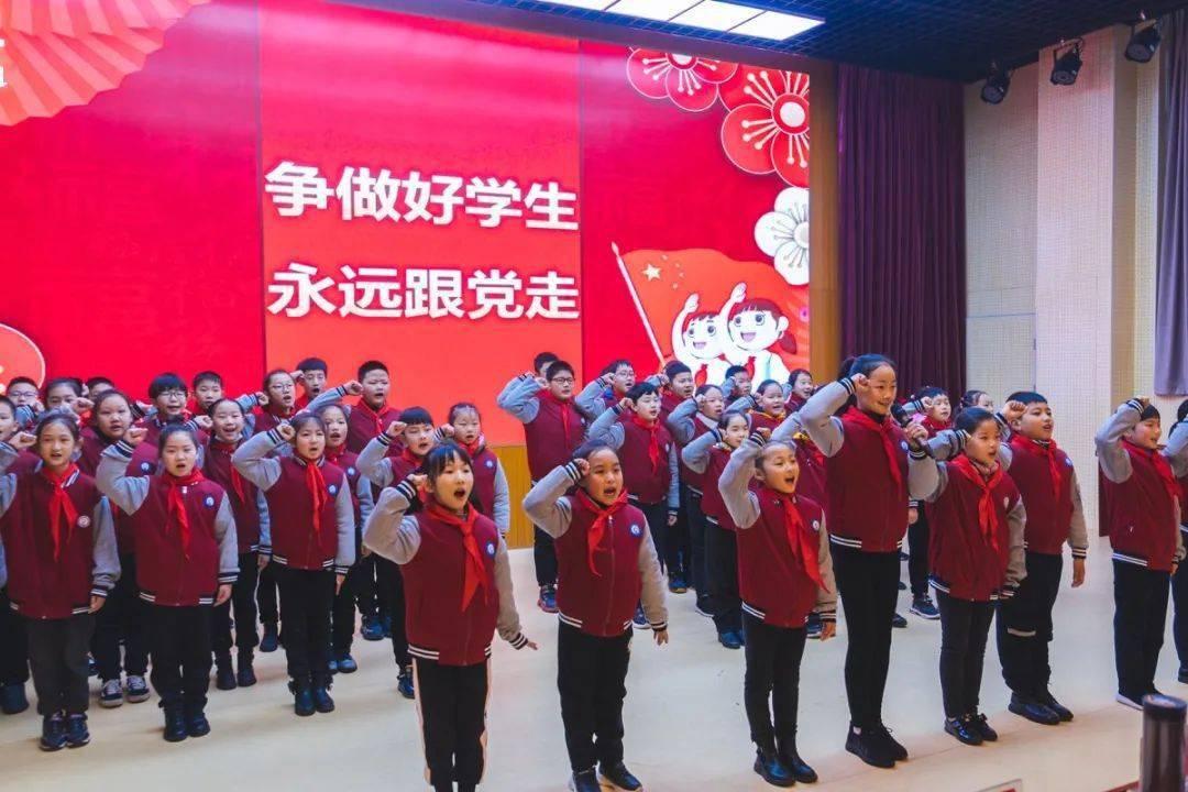 相亲女友向我索要高额彩礼，这样的女人该不该分手？游戏画面