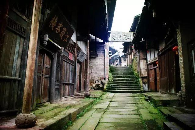 女生带爷爷去医院做检查,医生得知她是医学生后现场教学